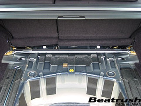 Laile Задняя распорка стоек амортизаторов S86103-RTA