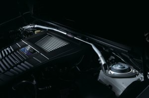 STI Гибкая распорка стоек амортизаторов передняя ST20502VV030