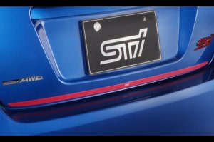 STI Гарнитур крышки багажника (вишнёво-красный) ST91042VV080