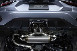 STI 【Изменение номера детали】Комплект производительного глушителя и декоративных накладок STPKG40G2000